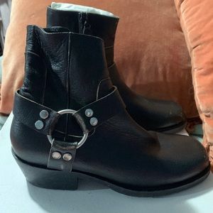 Brand new balenciaga harness boots